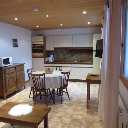 Pour 3 Avec Balcon Et Animaux Admis, Proche Pistes Apartment